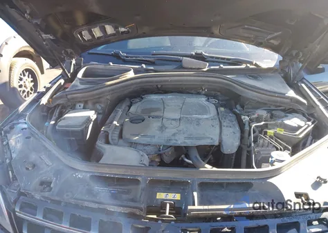 2015 Mercedes-Benz Ml 350 4Matic z USA, uszkodzony, nr VIN 4JGDA5HB0FA522238